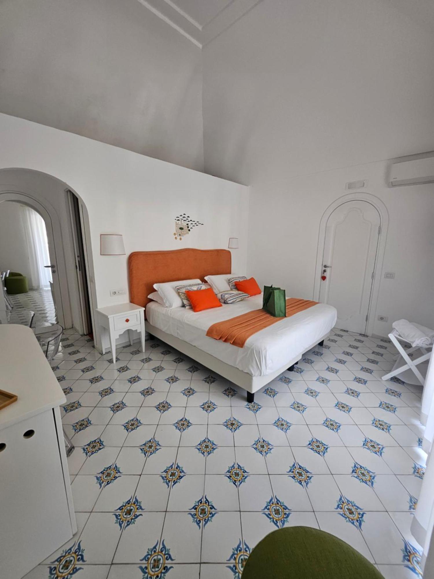 Casa Mandara B&B Позитано Екстериор снимка